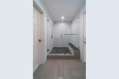 902 E Walnut Avenue, Burbank, CA 91501 - Photo 16