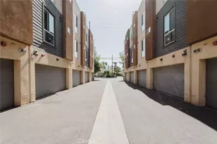 14104 W Monroe Pl, Van Nuys, CA 91405 - Photo 8