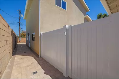 10024 Norwich Avenue, Mission Hills (San Fernando), CA 91345 - Photo 20