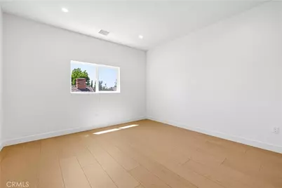 10024 Norwich Avenue, Mission Hills (San Fernando), CA 91345 - Photo 32