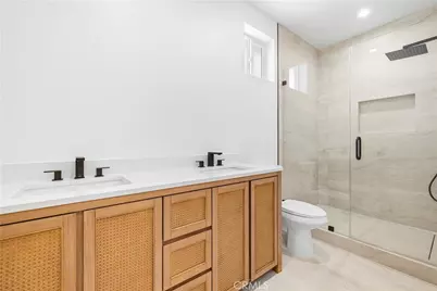 10024 Norwich Avenue, Mission Hills (San Fernando), CA 91345 - Photo 34