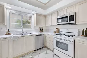 4520 Pennsylvania Ave, La Crescenta, CA 91214 - Photo 10