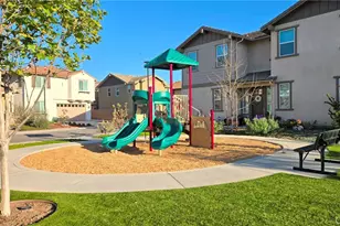 906 Lemon Dr, Pomona, CA 91768 - Photo 40