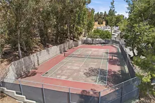 22137 Burbank, Woodland Hills, CA 91367 - Photo 16