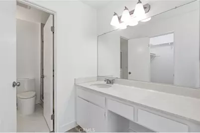 22137 Burbank #3, Woodland Hills, CA 91367 - Photo 8