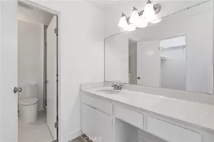 22137 Burbank, Woodland Hills, CA 91367 - Photo 8