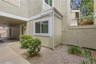 22137 Burbank, Woodland Hills, CA 91367 - Photo 12