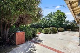 6564 Cleomoore, West Hills, CA 91307 - Photo 30