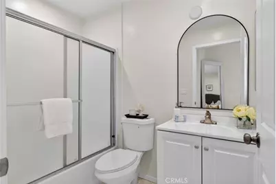 305 E Valencia #J, Burbank, CA 91502 - Photo 46