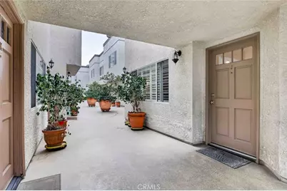 305 E Valencia #J, Burbank, CA 91502 - Photo 8