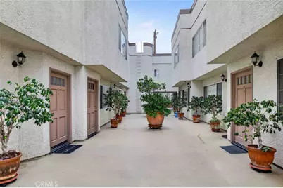 305 E Valencia #J, Burbank, CA 91502 - Photo 4