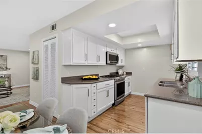 305 E Valencia #J, Burbank, CA 91502 - Photo 24