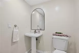 305 E Valencia, Burbank, CA 91502 - Photo 30