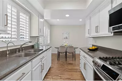 305 E Valencia #J, Burbank, CA 91502 - Photo 26