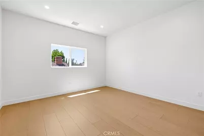 10024 Norwich Avenue, Mission Hills (San Fernando), CA 91345 - Photo 32
