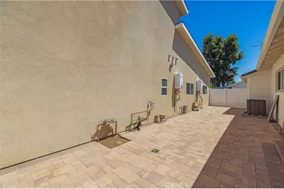10024 Norwich Avenue, Mission Hills (San Fernando), CA 91345 - Photo 18
