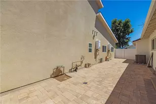 10024 Norwich Ave, Mission Hills (San Fernando), CA 91345 - Photo 18