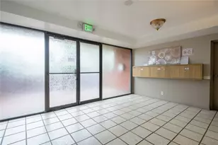 17522 Sherman Way, Van Nuys, CA 91406 - Photo 4