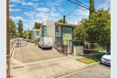 11107 Arminta St Unit 22, Los Angeles, CA 91352 - Photo 30