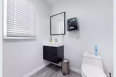 6851 Foothill, Tujunga, CA 91042 - Photo 26