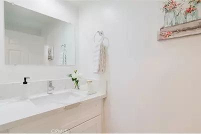 10128 Hillhaven Avenue #101, Tujunga, CA 91042 - Photo 10