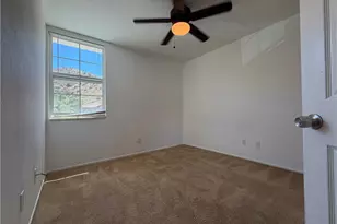 29511 Dana Ct, Canyon Country, CA 91387 - Photo 16