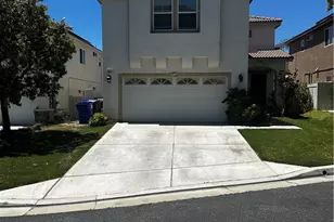 29511 Dana Ct, Canyon Country, CA 91387 - Photo 2