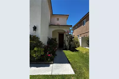 29511 Dana Court, Canyon Country, CA 91387 - Photo 4