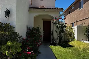 29511 Dana Ct, Canyon Country, CA 91387 - Photo 4