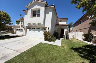 29511 Dana Ct, Canyon Country, CA 91387 - Photo 2