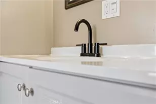 10856 Kalmia St, Los Angeles, CA 90059 - Photo 20