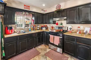 10856 Kalmia St, Los Angeles, CA 90059 - Photo 14