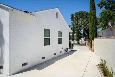 8435 Rincon Avenue, Los Angeles, CA 91352 - Photo 22