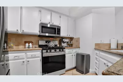 9925 Variel Avenue #26, Chatsworth, CA 91311 - Photo 12