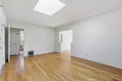 5710 Cantaloupe, Los Angeles, CA 91401 - Photo 4