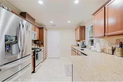 13714 Deane Lane, Sylmar, CA 91342 - Photo 16