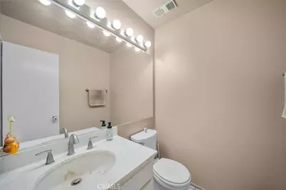 7130 Glade Avenue #J, Canoga Park, CA 91303 - Photo 8