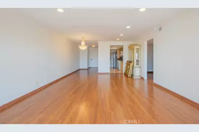 619 E Elmwood Avenue #Q, Burbank, CA 91501 - Photo 6