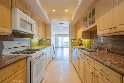 619 E Elmwood Avenue #Q, Burbank, CA 91501 - Photo 8