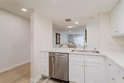 413 Hawthorne Street #206, Glendale, CA 91204 - Photo 24