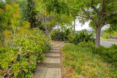 10330 Woodward, Sunland, CA 91040 - Photo 6