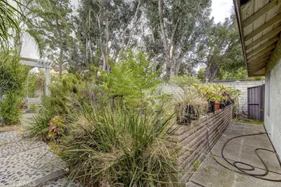 10330 Woodward, Sunland, CA 91040 - Photo 24
