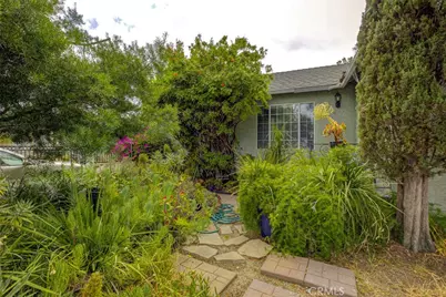 10330 Woodward, Sunland, CA 91040 - Photo 4