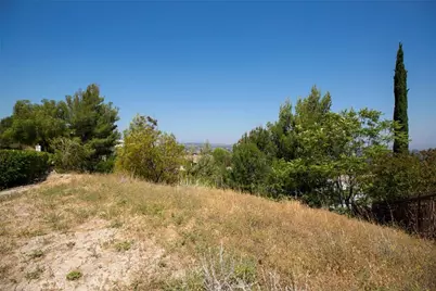 23811 Bella Vista Dr, Newhall, CA 91321 - Photo 6