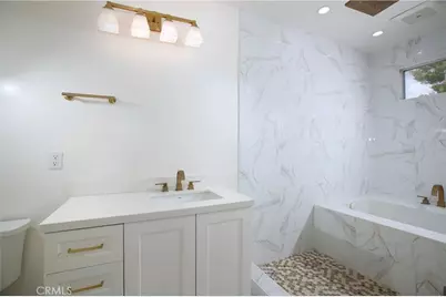 9560 Via Bernardo, Burbank, CA 91504 - Photo 10