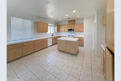1040 E Avenue K11, Lancaster, CA 93535 - Photo 10