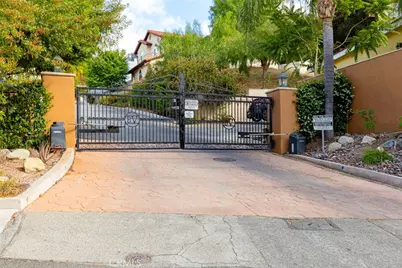 23805 Bella Vista Drive, Newhall, CA 91321 - Photo 2