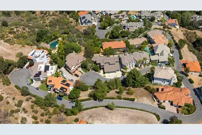 23805 Bella Vista Drive, Newhall, CA 91321 - Photo 12