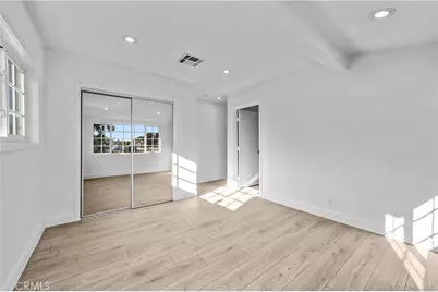 14857 Tuba, Los Angeles, CA 91345 - Photo 10