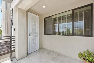 13225 Victory Blvd, Van Nuys, CA 91401 - Photo 4
